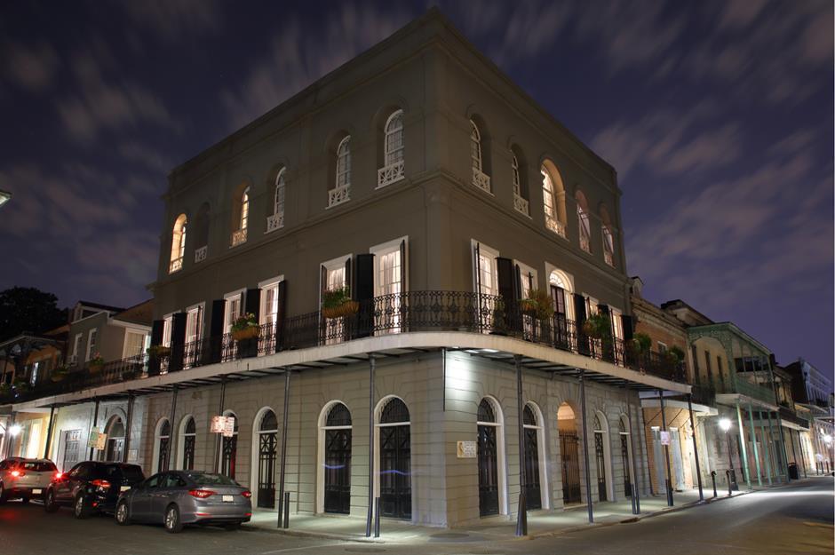 https://loveincorporated.blob.core.windows.net/contentimages/gallery/8ccf9563-0100-40e1-bbda-70c1ae1076b4-spooky_places_lalaurie_mansion.jpg